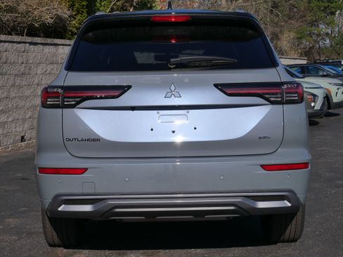 Used 2025 Mitsubishi Outlander SEL FWD image 5