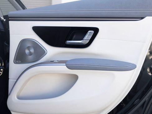 Used 2023 Mercedes-Benz EQS 580 4MATIC Sedan image 22