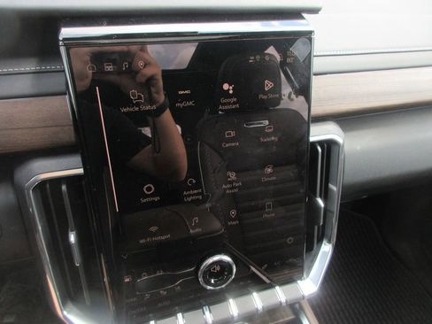 New 2026 GMC Acadia Denali Ultimate AWD/4WD image 19