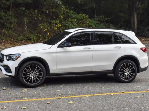 Used 2022 Mercedes-Benz GLC 300 4MATIC w/ AMG Line image 3