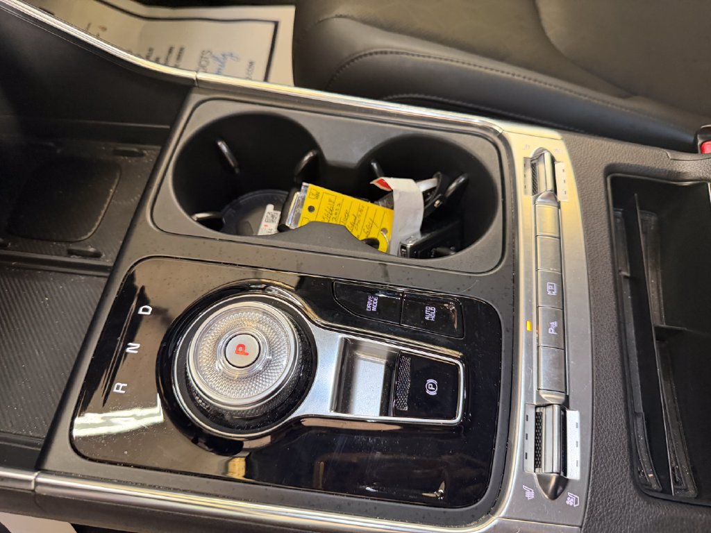 Used 2025 Kia Carnival SX FWD image 15