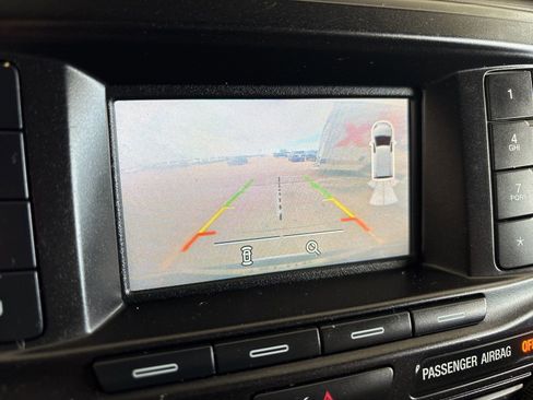 Used 2017 Ford Explorer XLT image 32