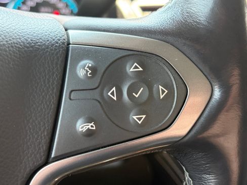 Used 2018 Chevrolet Suburban Premier AWD/4WD image 18