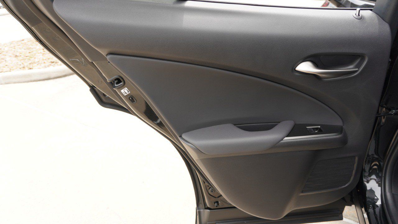 Certified 2026 Lexus UX 300h FWD w/ Accessory Package (2T) image 33