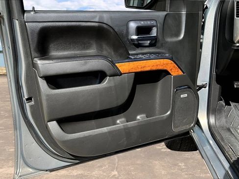 Used 2017 Chevrolet Silverado 1500 High Country RWD image 23