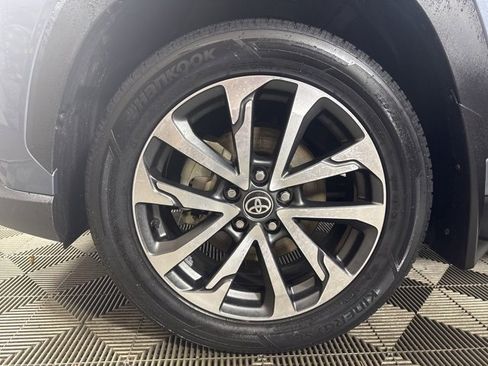 Used 2023 Toyota Corolla Cross XLE image 10