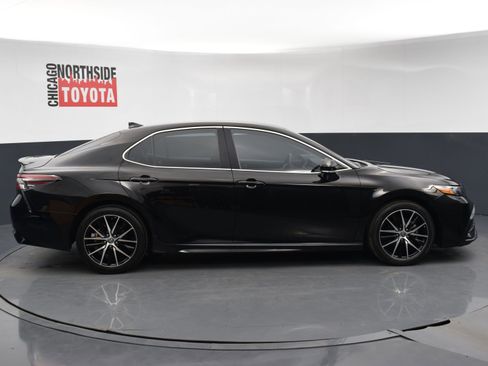 Used 2023 Toyota Camry SE image 5