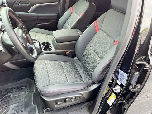 Used 2024 Chevrolet Colorado Z71 AWD/4WD image 20