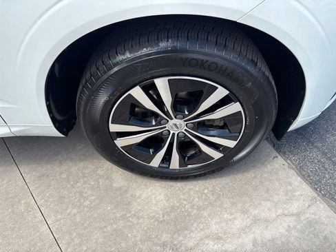 Certified 2023 Volvo XC60 B5 Core w/ Climate Package AWD/4WD image 13