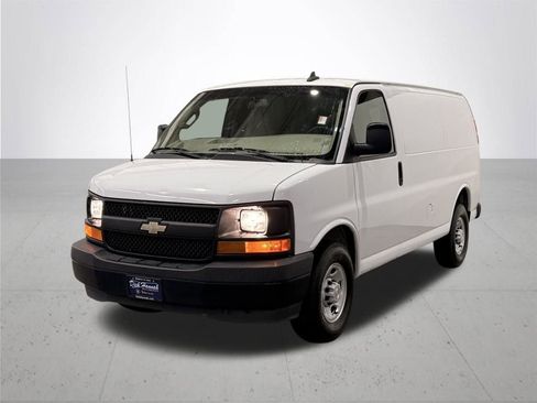 Used 2017 Chevrolet Express 2500 Work Van image 2