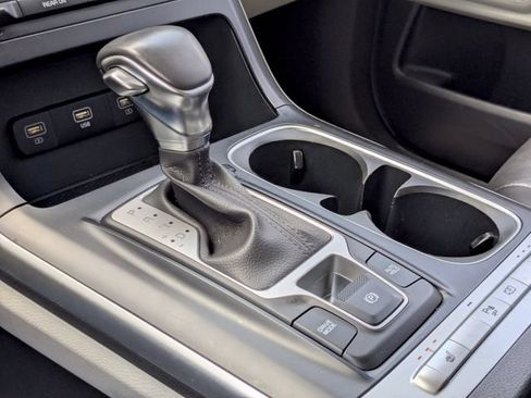 Certified 2024 Kia Carnival LX FWD image 31
