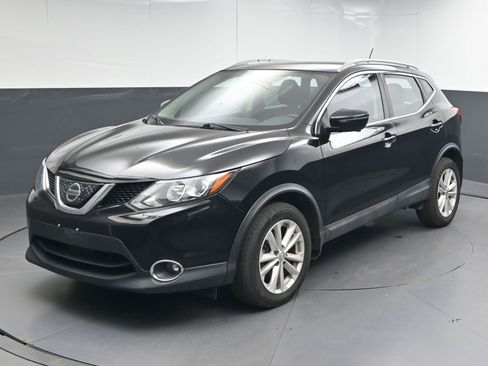 Used 2018 Nissan Rogue Sport SV w/ SV Technology Package image 3