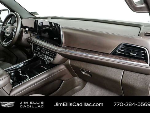 Used 2025 Chevrolet Tahoe LT AWD/4WD image 23