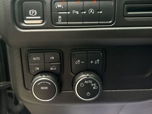 Used 2024 Chevrolet Tahoe LT AWD/4WD image 13