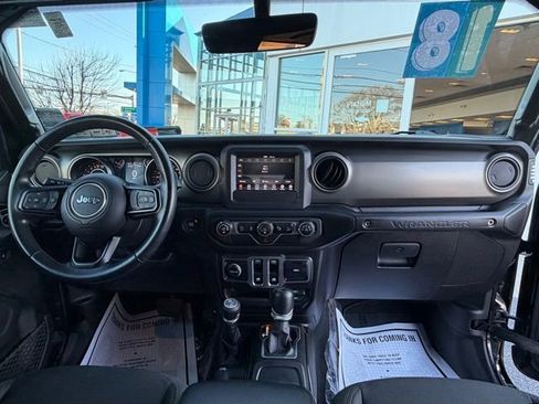 Used 2018 Jeep Wrangler Sport image 5