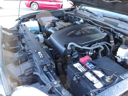 Used 2016 Toyota Tacoma Limited w/ Towing Package image 23