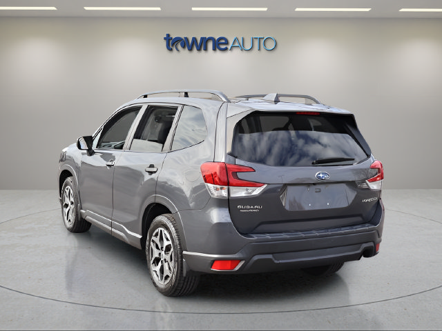 Used 2021 Subaru Forester Premium AWD/4WD image 3