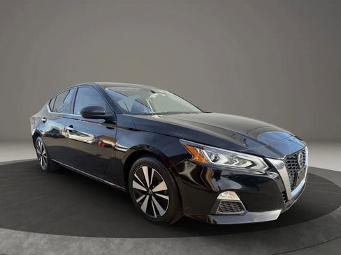 Used 2021 Nissan Altima 2.5 SV FWD image 3