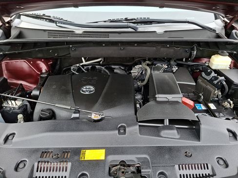 Used 2018 Toyota Highlander XLE w/ Protection Package #3 image 28