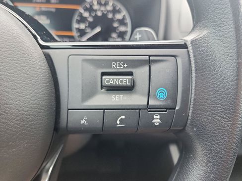 Used 2023 Nissan Rogue SV FWD image 24