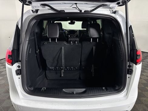 New 2026 Chrysler Pacifica Select AWD/4WD image 19