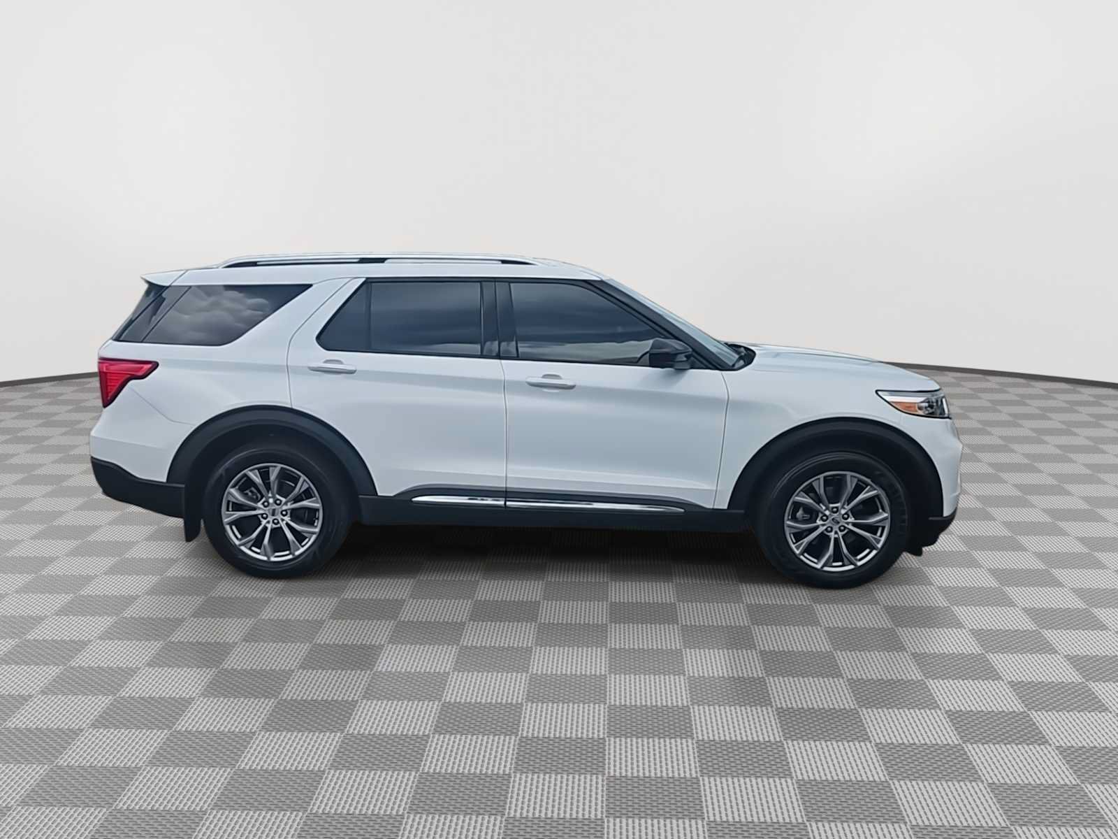 Used 2022 Ford Explorer Limited AWD/4WD image 9