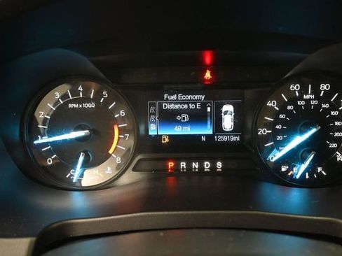 Used 2017 Ford Explorer XLT FWD image 9
