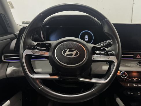Used 2025 Hyundai Elantra Limited FWD image 5