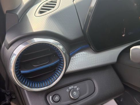 New 2026 Chevrolet Trax LT w/ LT Convenience Package image 18