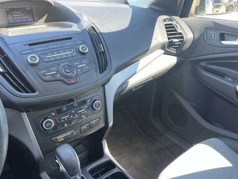 Certified 2018 Ford Escape SE image 29