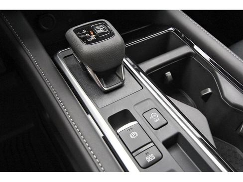 New 2026 Nissan Pathfinder SV w/ SV Premium Package FWD image 19