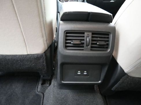 Used 2025 Nissan Rogue SV image 35