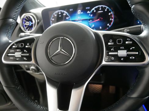 Used 2023 Mercedes-Benz GLA 250 4MATIC image 25