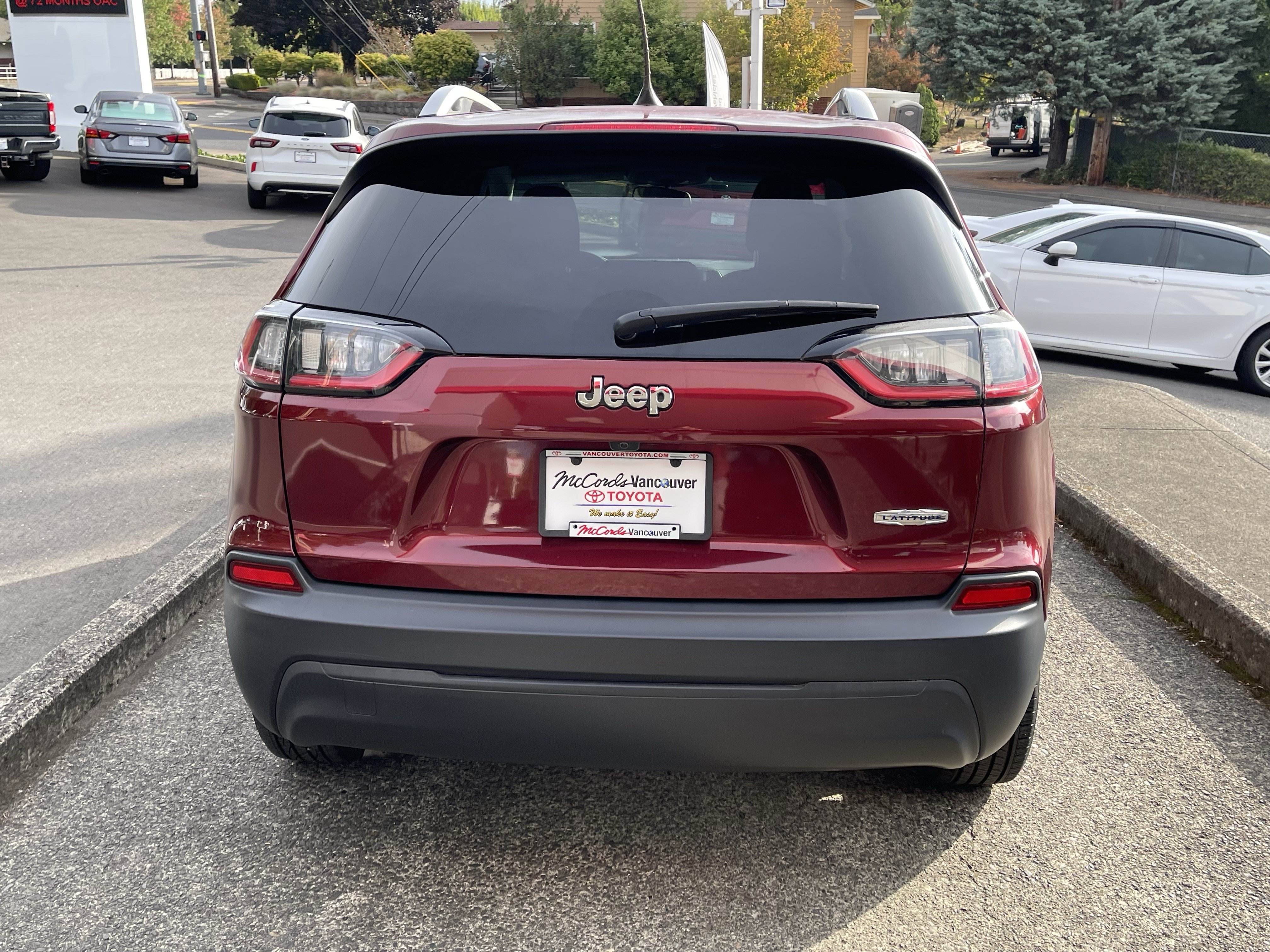 Used 2019 Jeep Cherokee Latitude w/ Popular Appearance Group FWD image 5