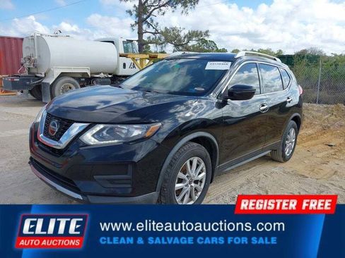 Used 2018 Nissan Rogue SV image 3