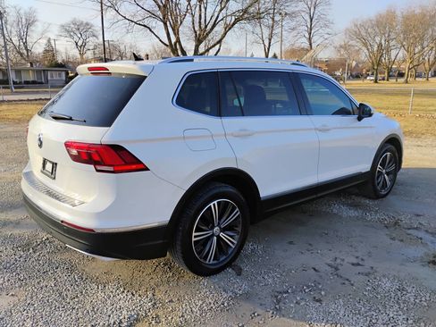 Used 2019 Volkswagen Tiguan SEL FWD image 6