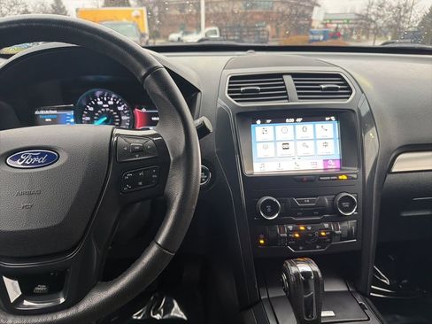 Certified 2018 Ford Explorer XLT w/ Equipment Group 201A image 21