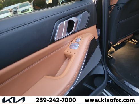 Used 2019 BMW X7 xDrive40i w/ Premium Package AWD/4WD image 10