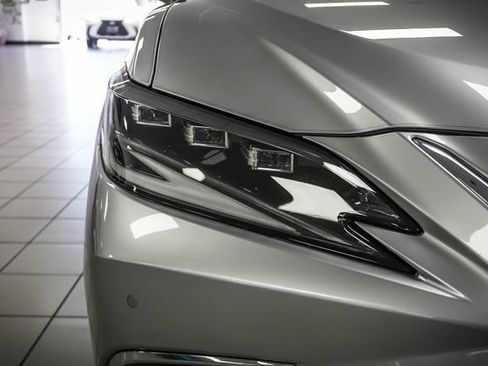 Certified 2025 Lexus ES 300h w/ Luxury Package FWD image 27