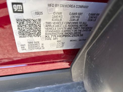 Used 2025 Chevrolet Trax LT w/ LT Convenience Package image 22