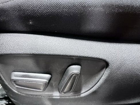 Used 2024 Toyota Highlander LE image 22