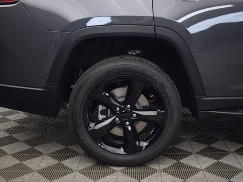 New 2025 Jeep Grand Cherokee L Altitude image 11