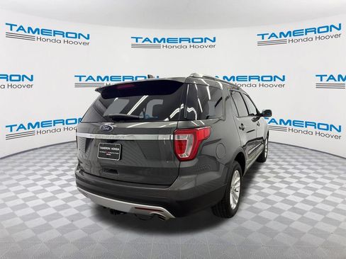 Used 2017 Ford Explorer XLT w/ Equipment Group 201A FWD image 5