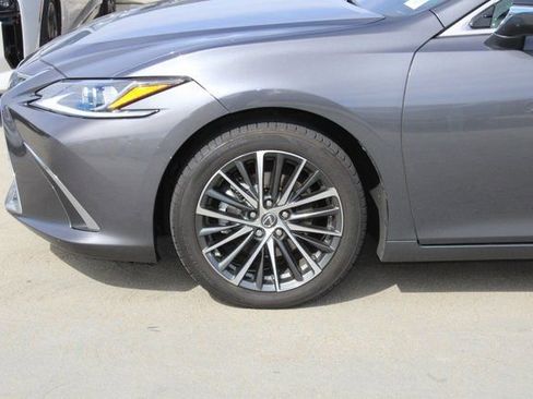 Certified 2023 Lexus ES 350 w/ Premium Package image 4