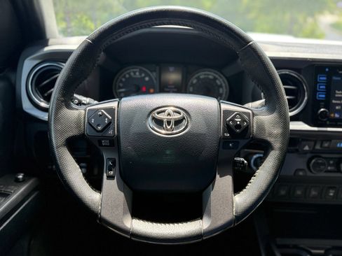 Used 2017 Toyota Tacoma TRD Sport w/ Premium & Technology Package RWD image 25