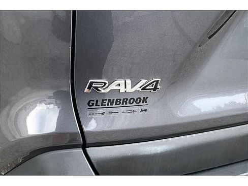 Used 2025 Toyota RAV4 XLE FWD image 38
