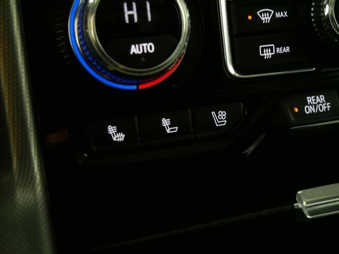 Used 2021 GMC Yukon Denali w/ Denali Ultimate Package image 28