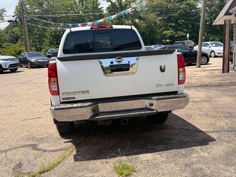 Used 2016 Nissan Frontier SV AWD/4WD image 6