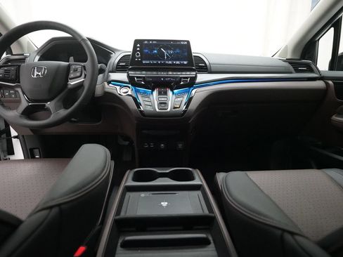 Certified 2026 Honda Odyssey Elite image 5