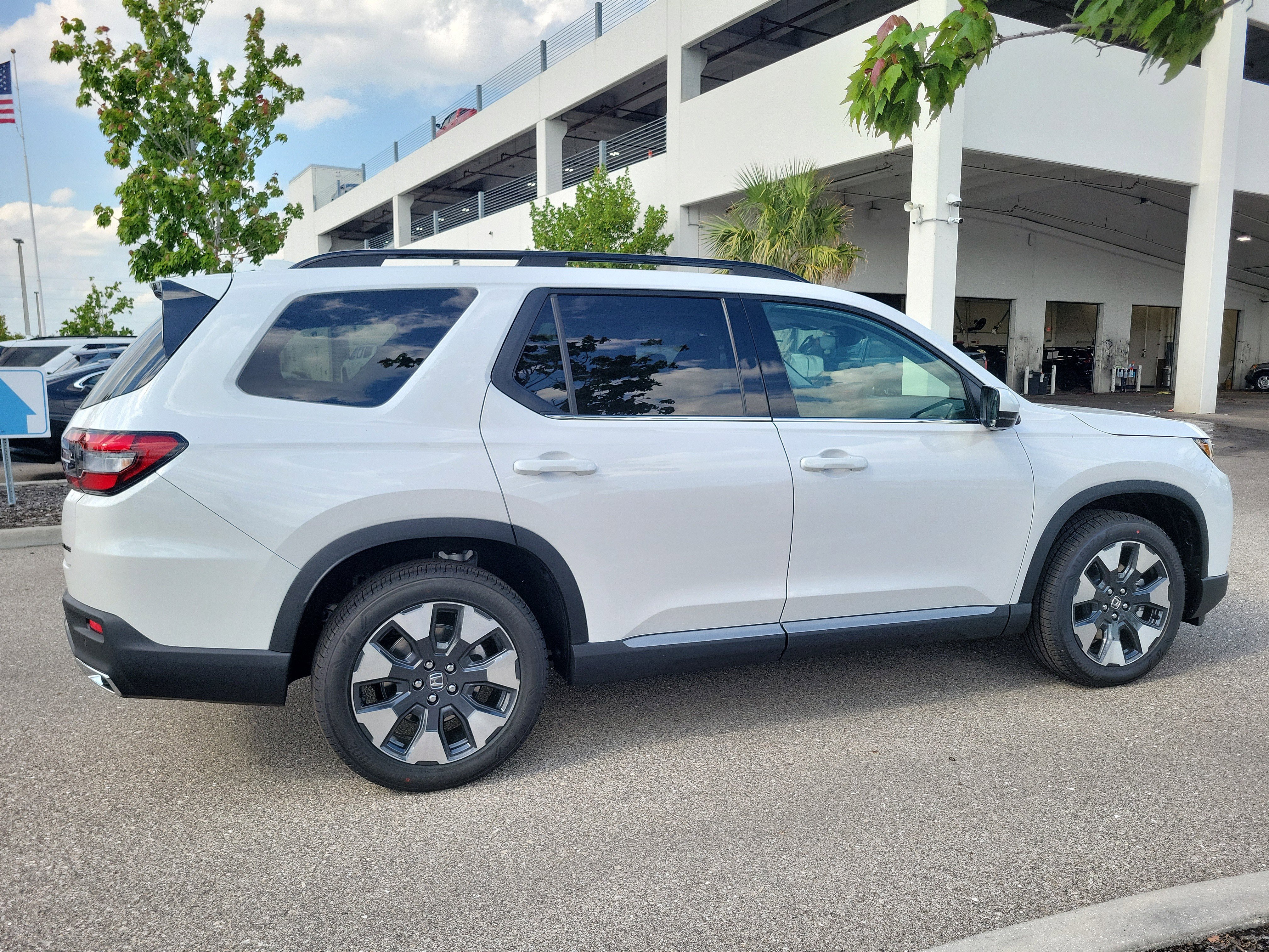 New 2026 Honda Pilot Elite image 8
